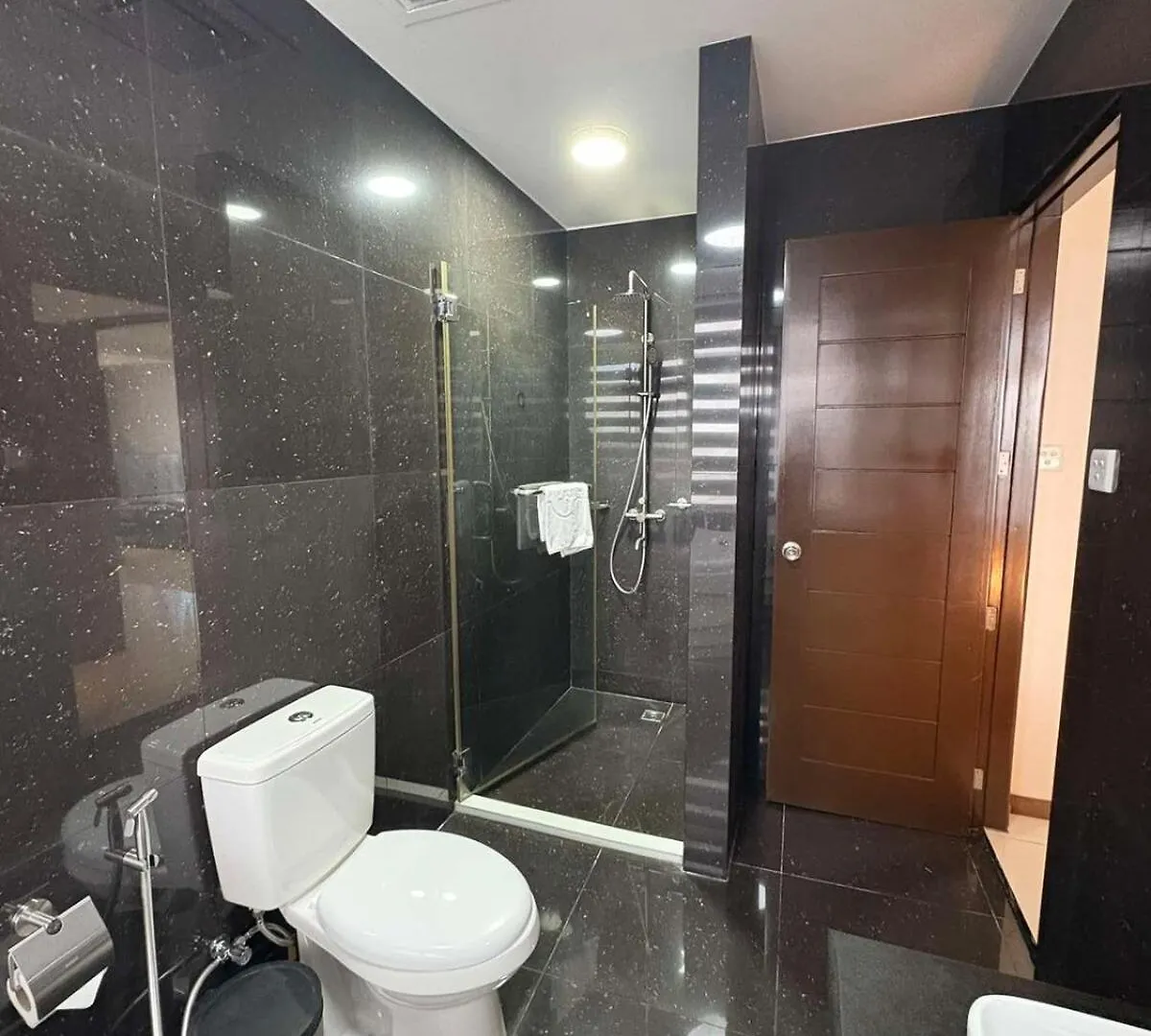 La Grande Penthouse 1 Bedroom With Private Jacuzzi & Netflix! Angeles Philippines